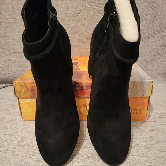 Womens Bella Vita Diaz Suede Ankle Boots - Picture 1 of 9